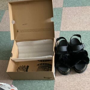 Doc Marten’s Voss II Fluffy Black Size US 9. New in box. Never Worn.